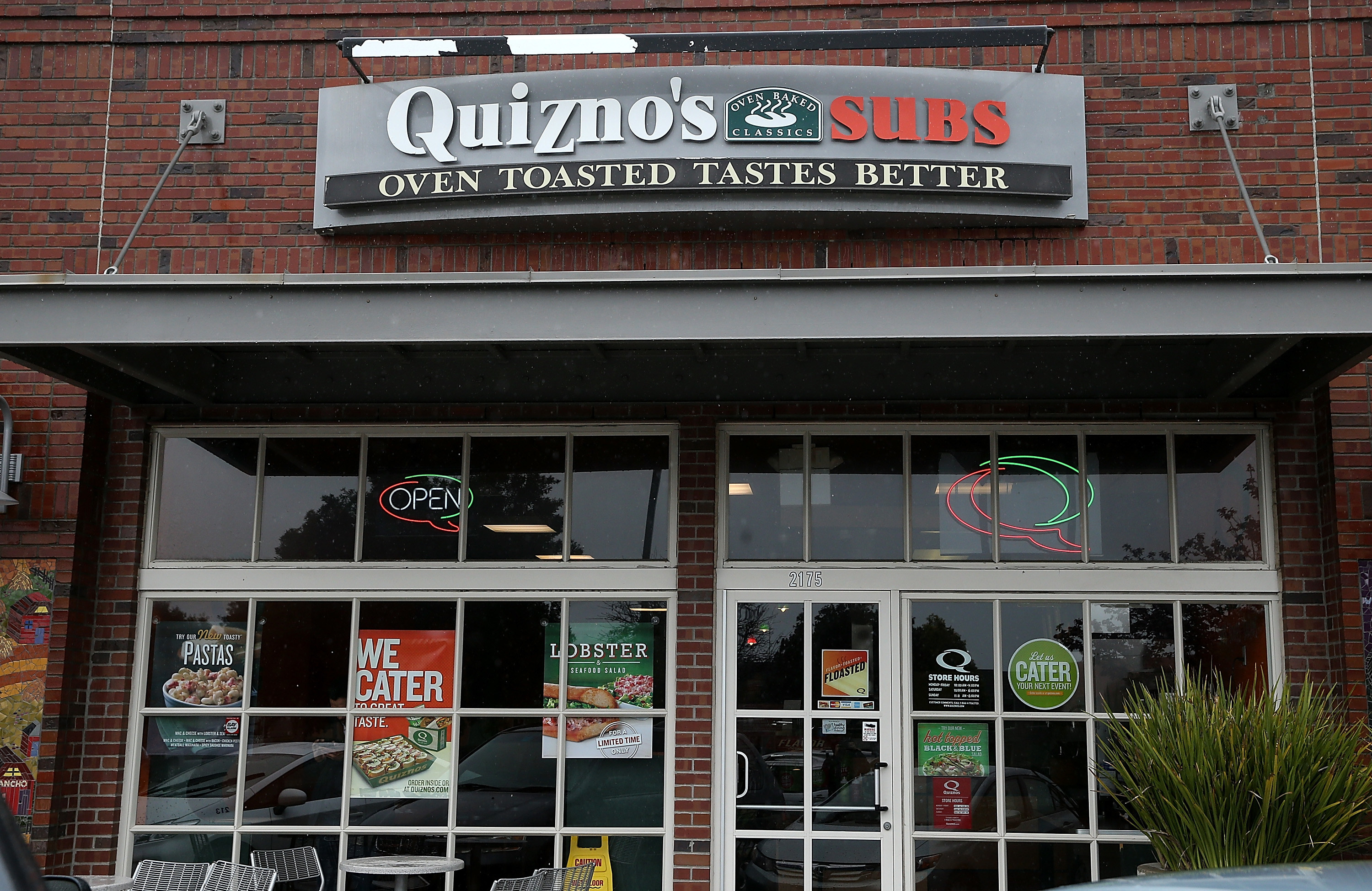 The storefront of a Quiznos