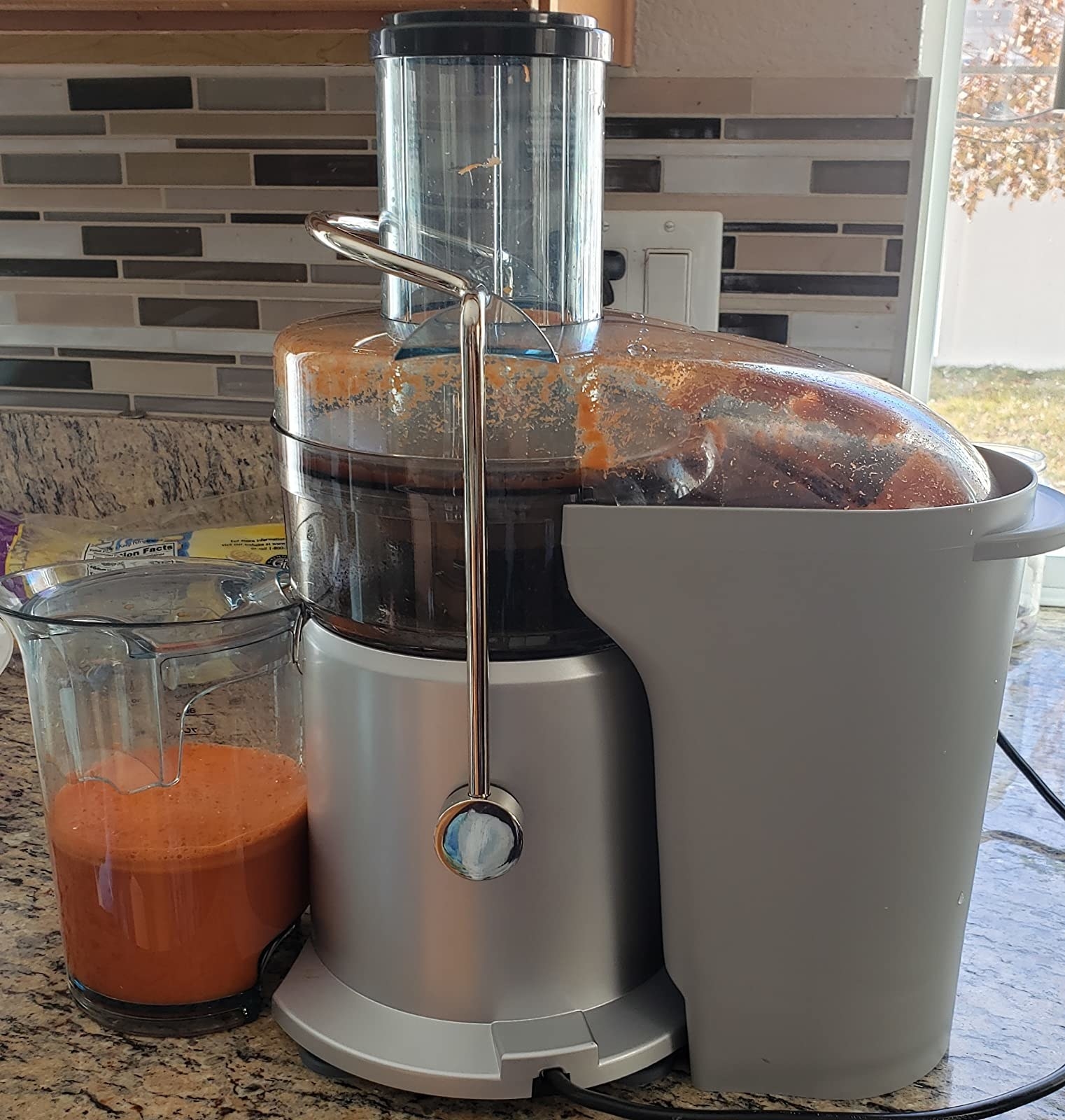 Reviewer&#x27;s juicer placed on kitchen counter