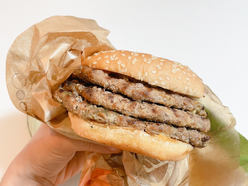 お腹パンパンになる バーガーキングの 1000円超えバーガー がすごいデカさ 食べるときは覚悟して