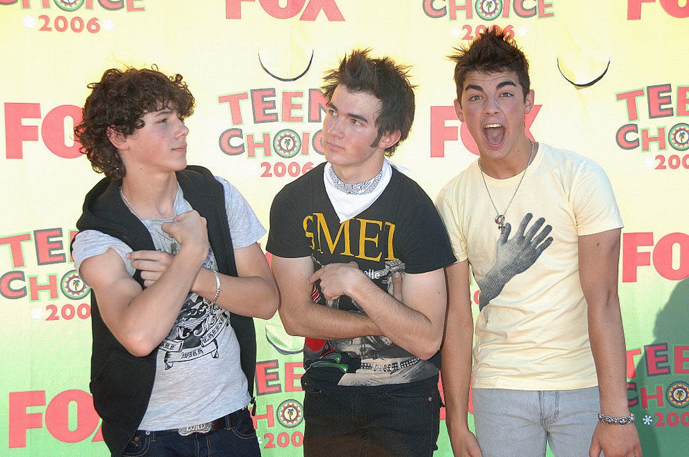 41 Awkward Pictures Of The Jonas Brothers