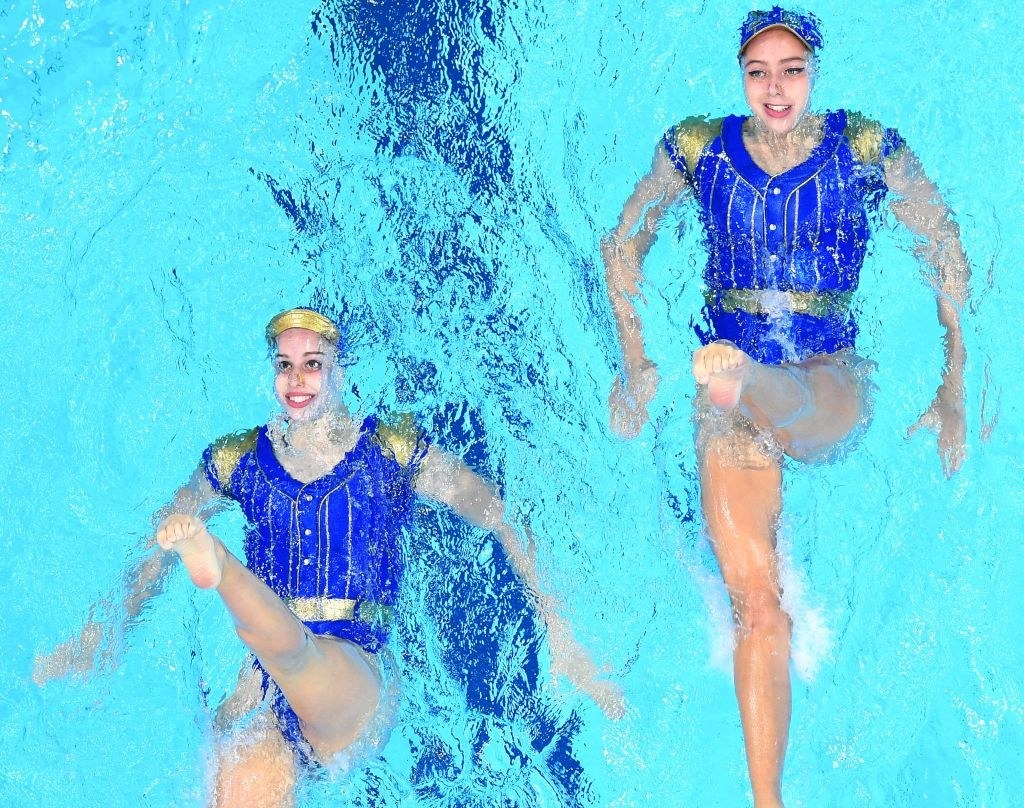 29 Strange And Awkward Synchronized Swimming Faces