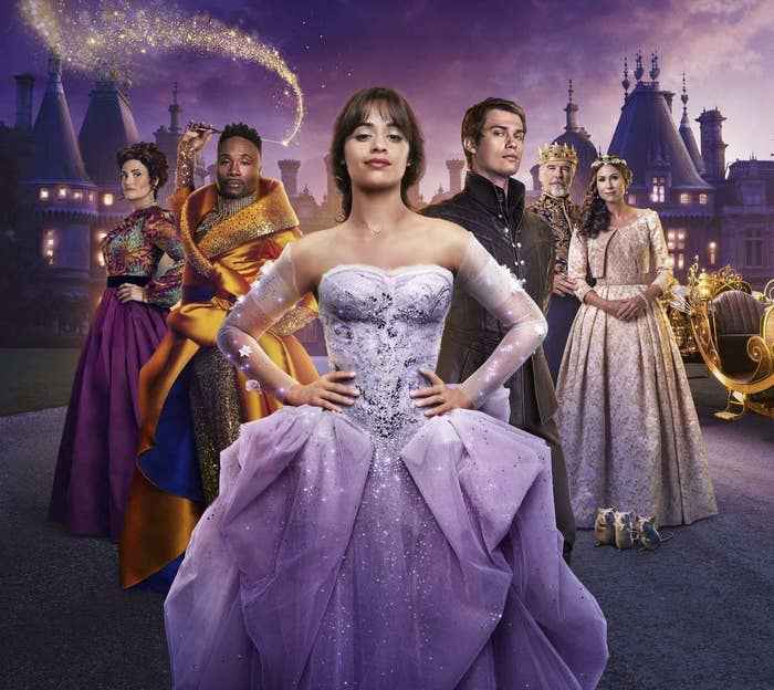 Affiche de Cendrillon dans laquelle Ella porte une robe violette