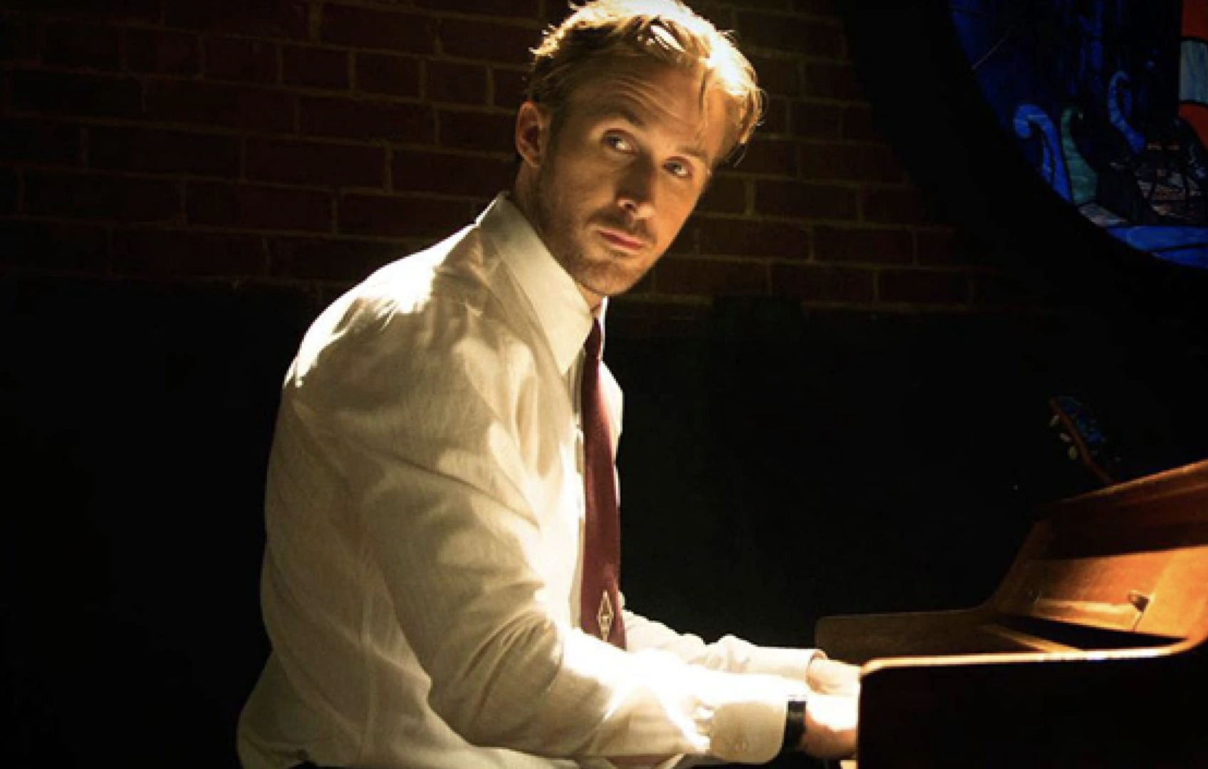 Ryan Gosling playing the piano
