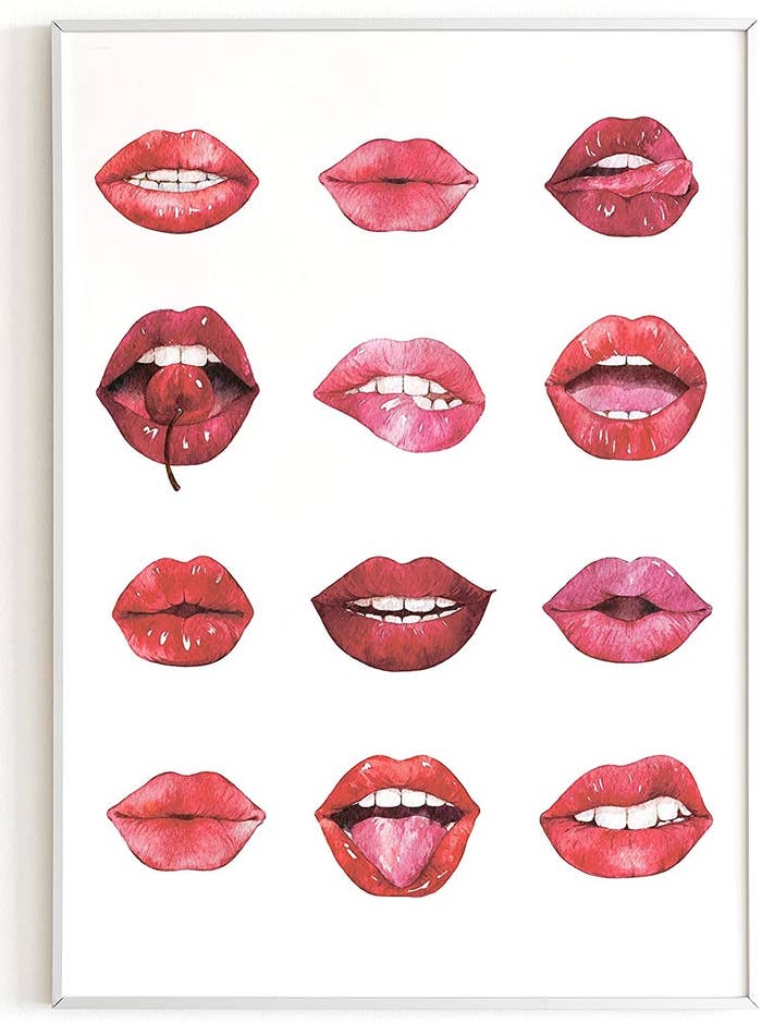 poster blanco con labios rojos pintados
