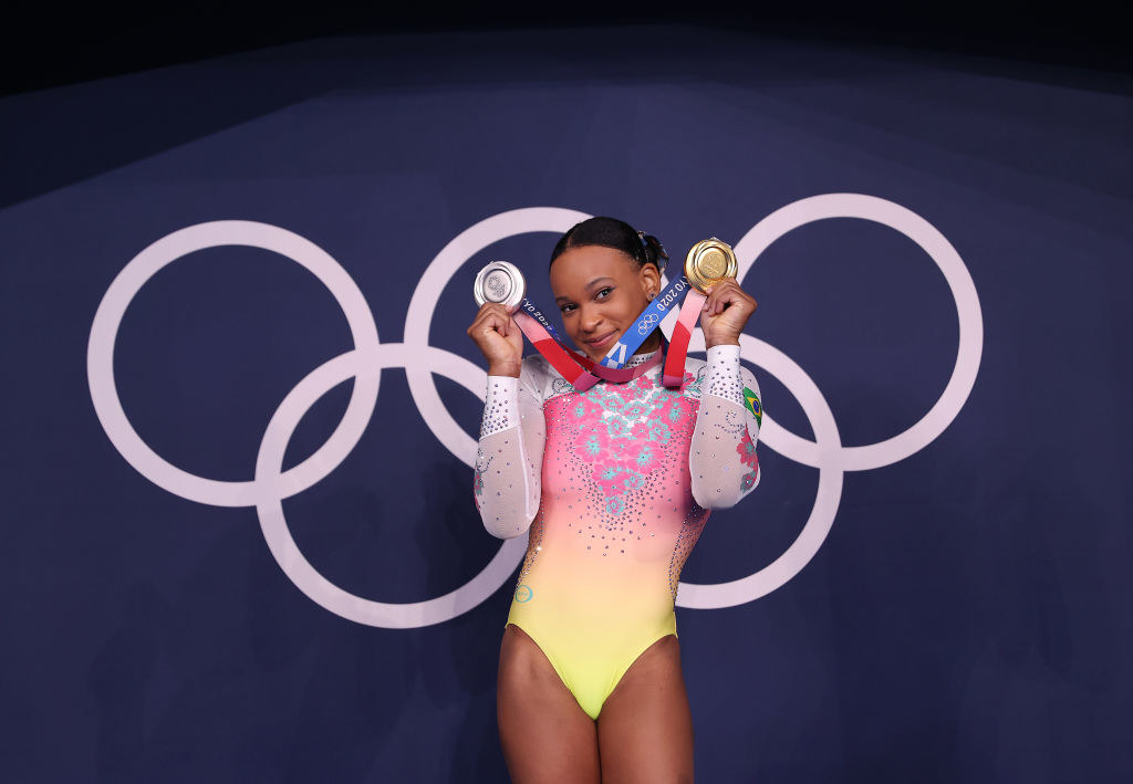 Rebeca Andrade con sus medallas olímpicas