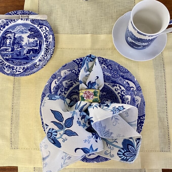 Review photo of the blue Italian 12-piece dinnerware set