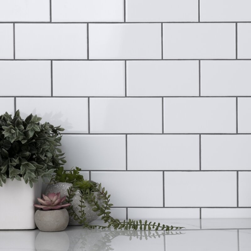 The subway tile in the color Matte White