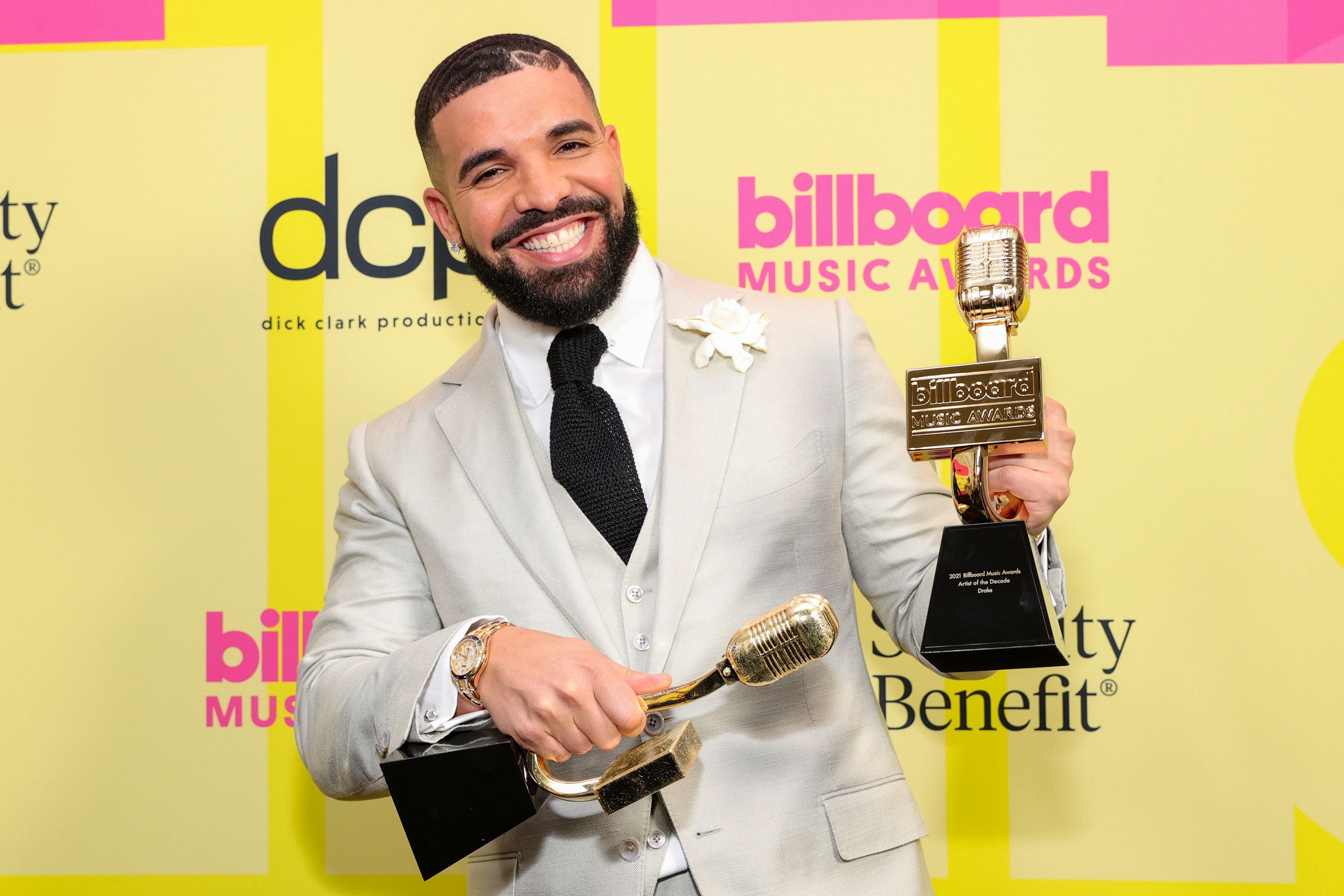 Drake's 'Certified Lover Boy' Arrives, as Chart Battle With Kanye West  Continues - The New York Times