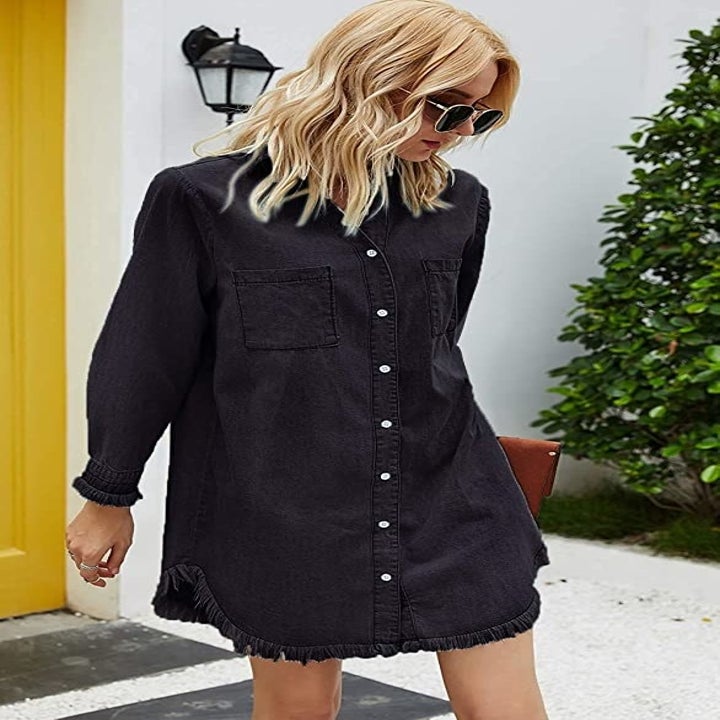 A person wearing the dress with sunglesses