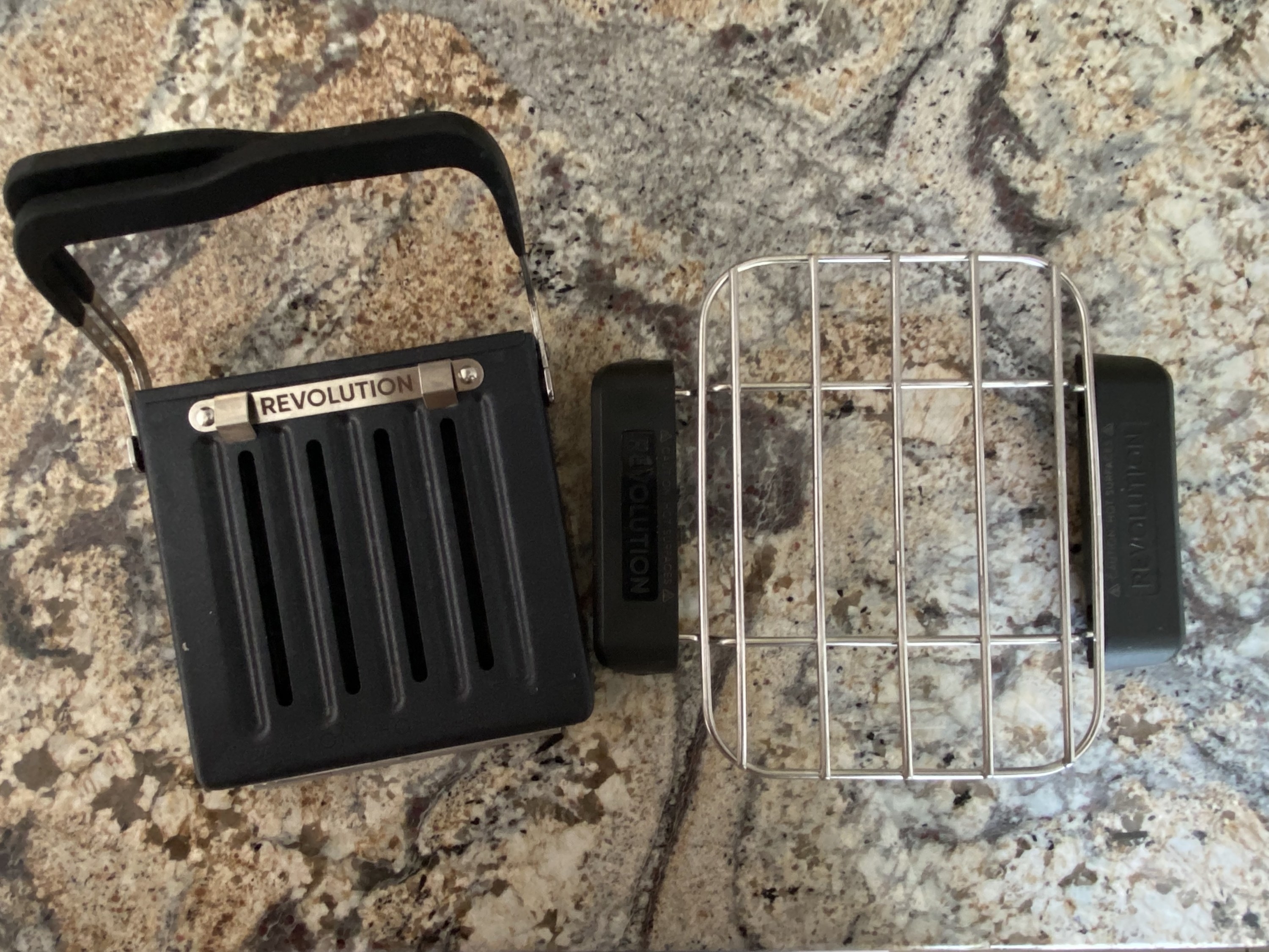 Revolution Cooking InstaGlo R270 Toaster Review: A Waste of Your Dough