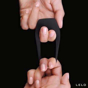 Model stretching cock ring