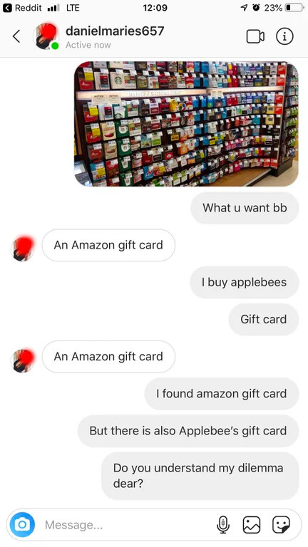 person telling a scammer they&#x27;re going to get an applebees gift card instead of a amazon gift card