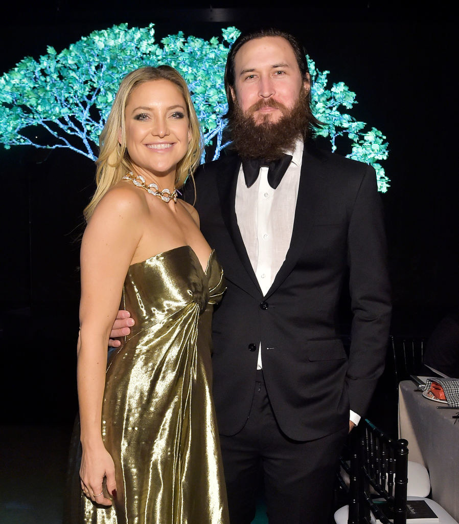 Kate Hudson (L) and Danny Fujikawa attend the 2019 Baby2Baby Gala presented by Paul Mitchell