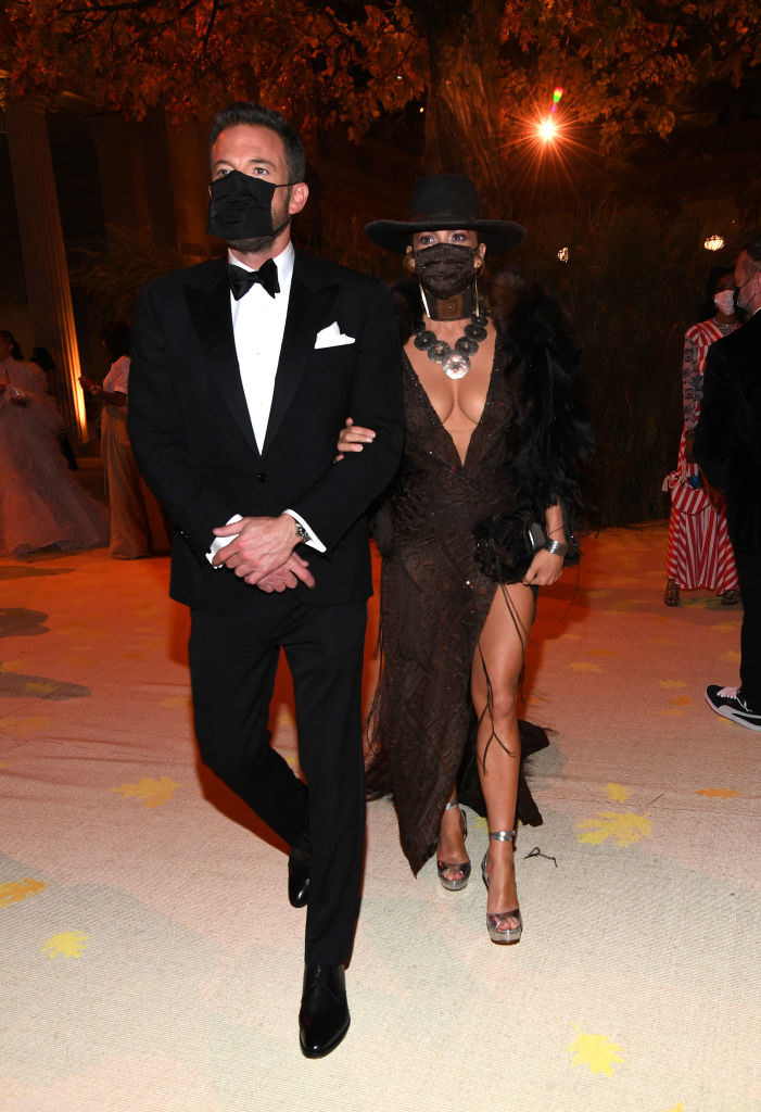 (L-R) Ben Affleck and Jennifer Lopez attend the The 2021 Met Gala Celebrating In America: A Lexicon Of Fashion