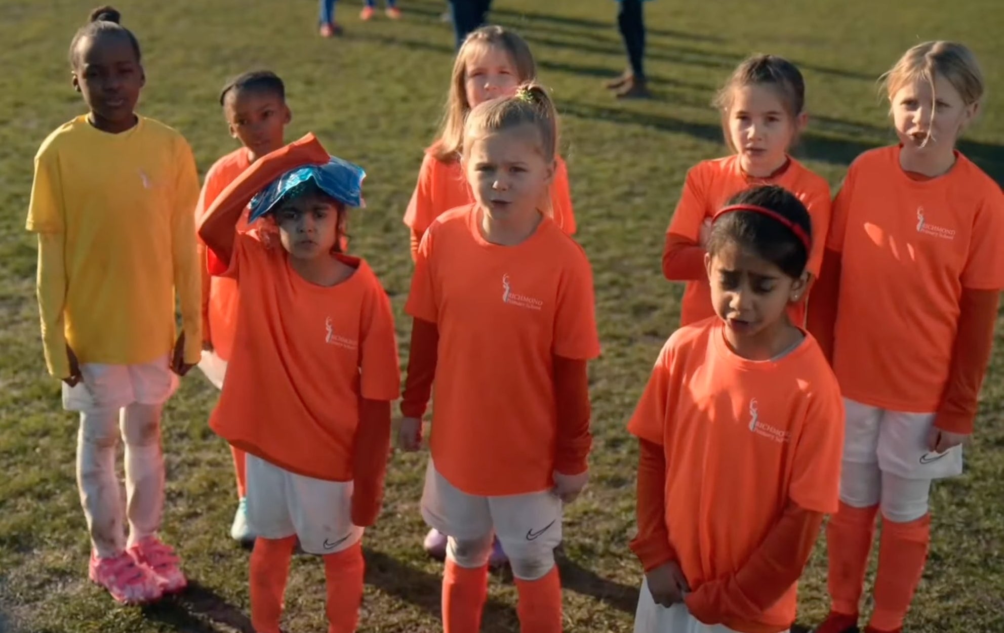 Roy Keng coaching West London Under 9 Girls