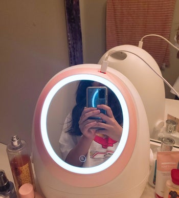 Reviewer's makeup organizer lit up