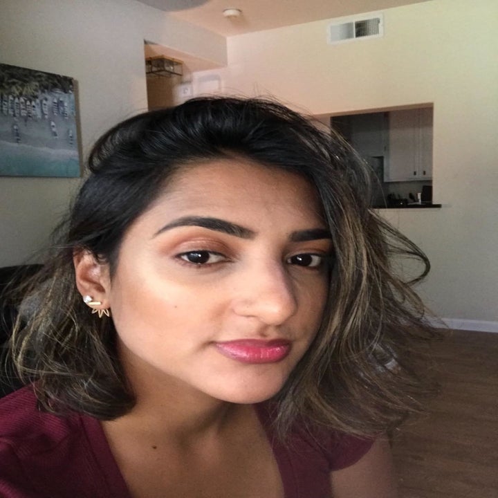 reviewer with filled in eyebrows using the medium brown pencil