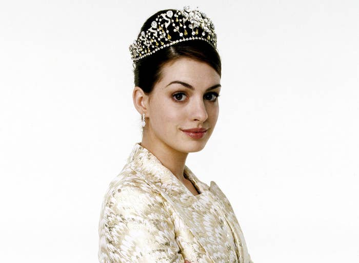 Anne wears a crown in a promo photo from Princess Diaries