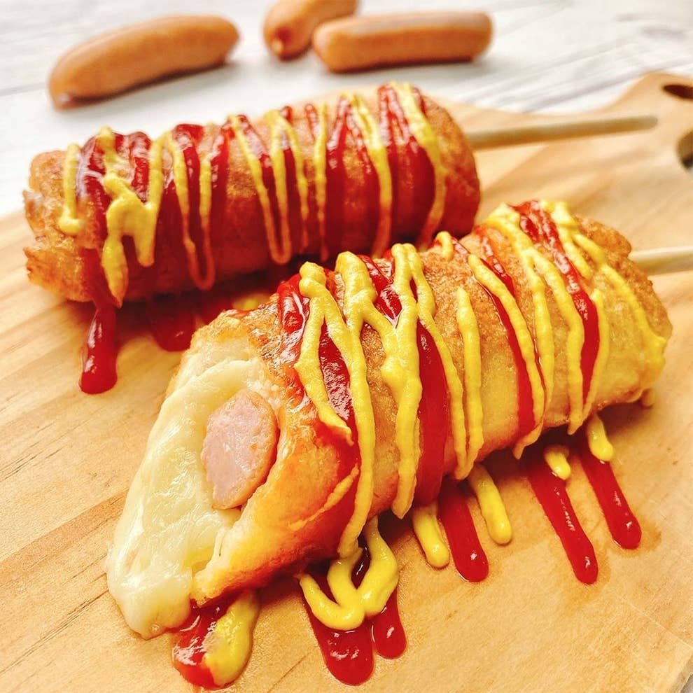 チーズがとろ り伸びまくる 揚げずに食パンで巻いて焼くだけ ふんわりチーズドッグ