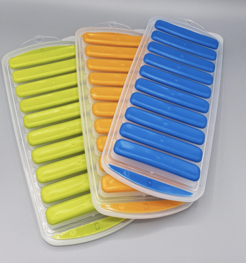 A customer review photo of the set of ice cube trays