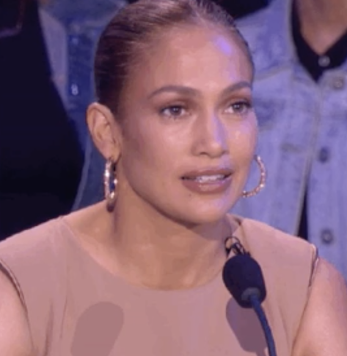 Jennifer Lopez on &quot;American Idol&quot; giving a dumbfounded expression