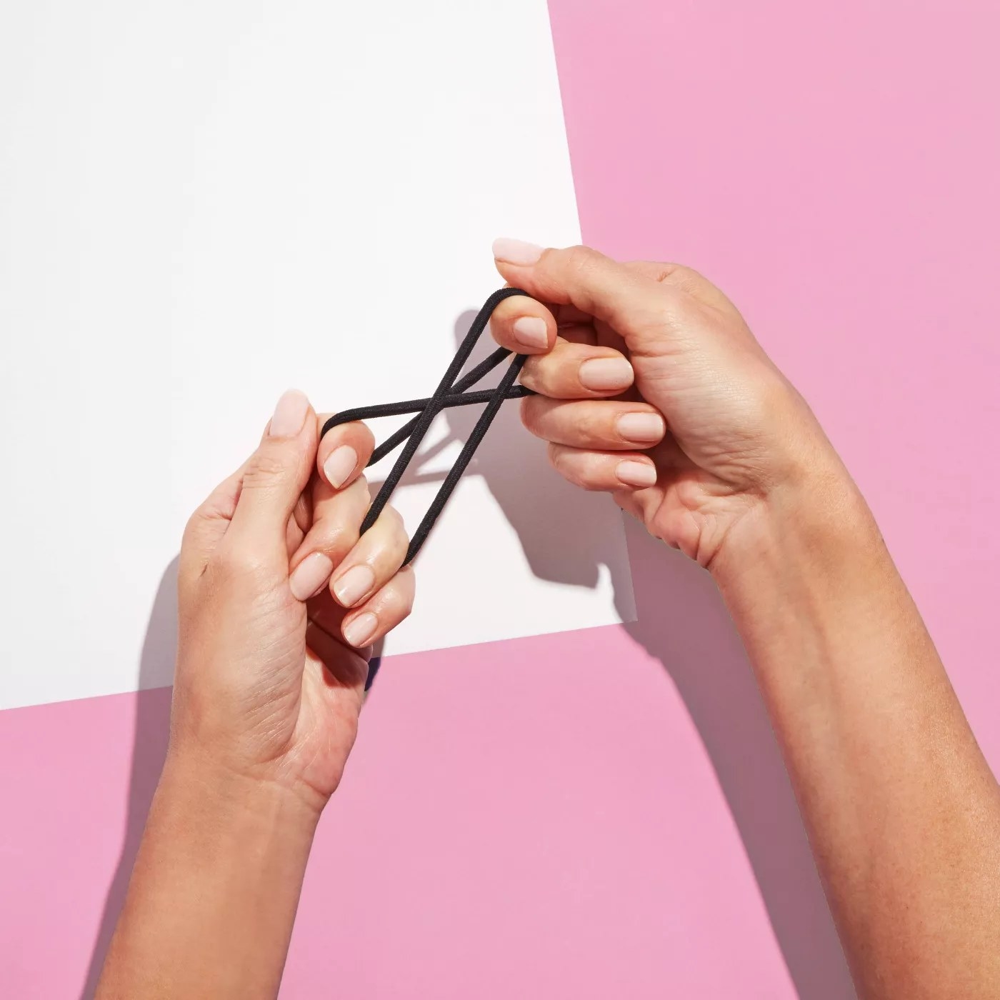 The black elastic hair bands