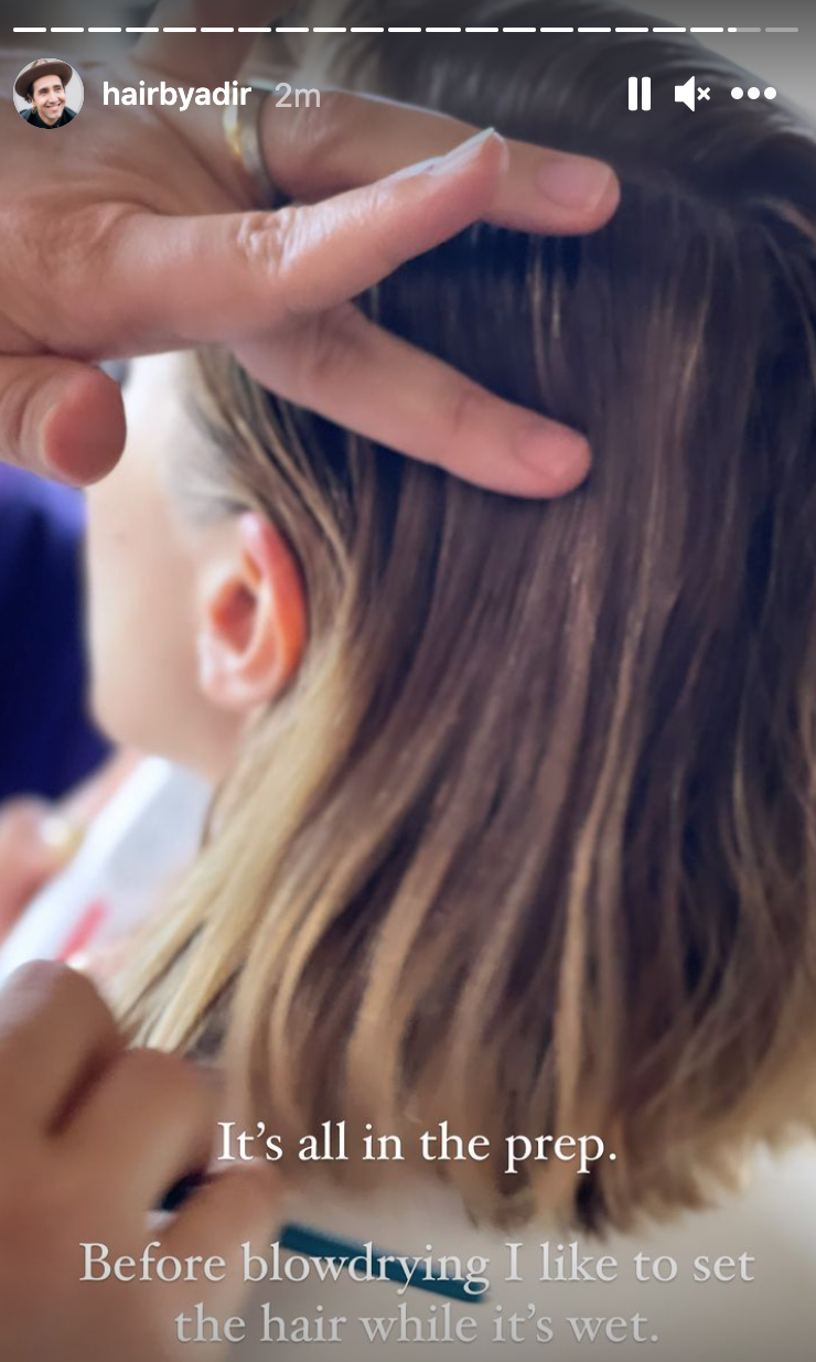 A close up of the back of Elizabeth Olsen&#x27;s head