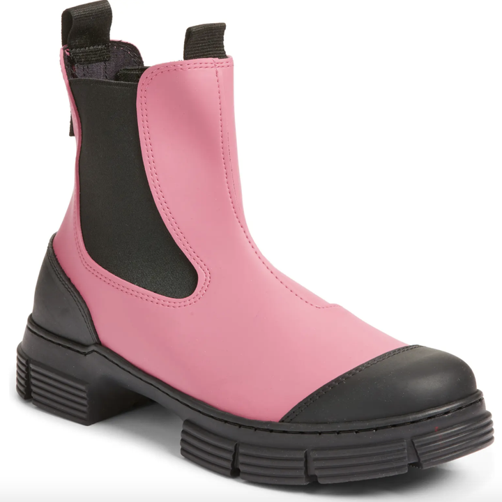 the pink shoes 