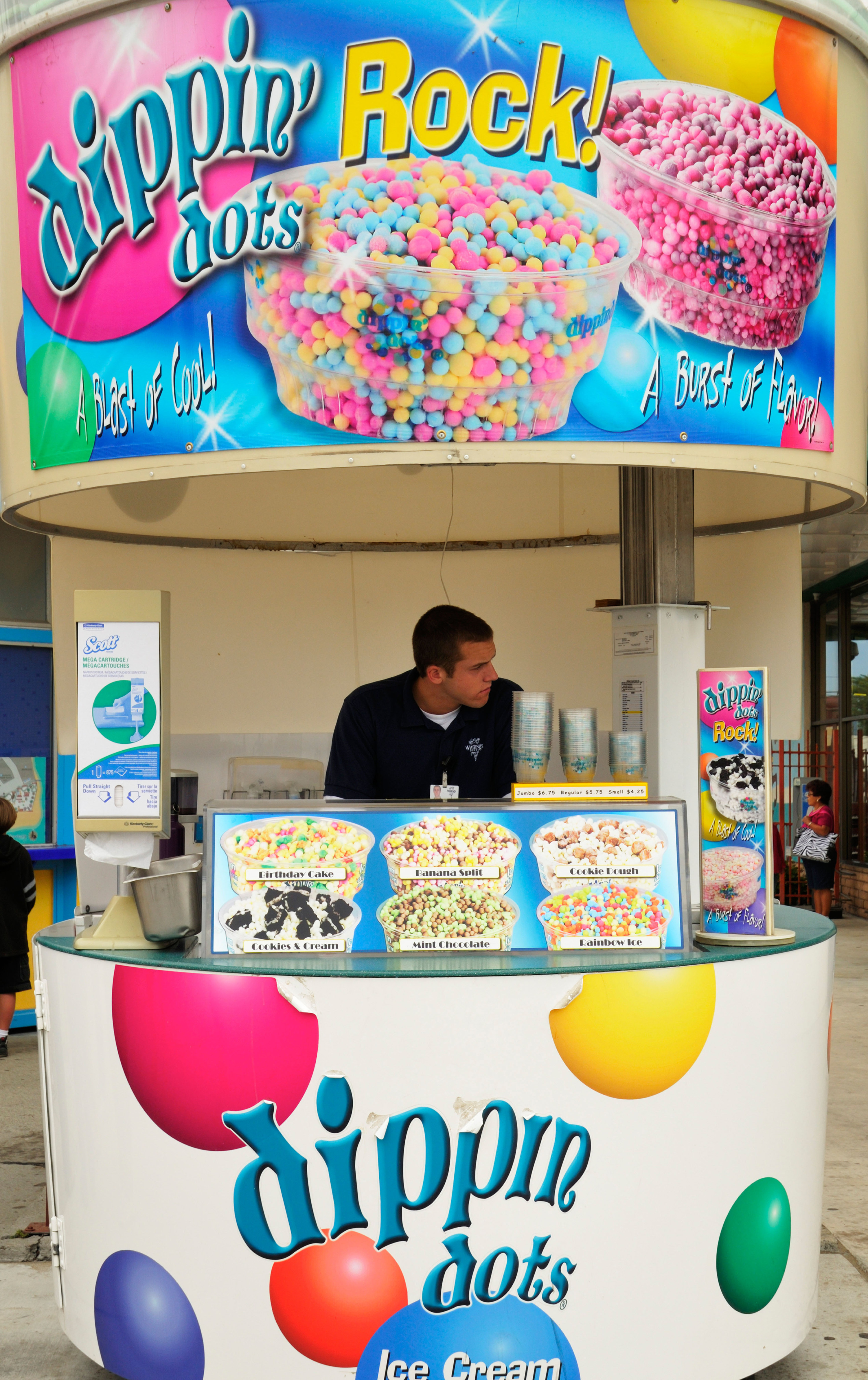 dippin&#x27; dots stand