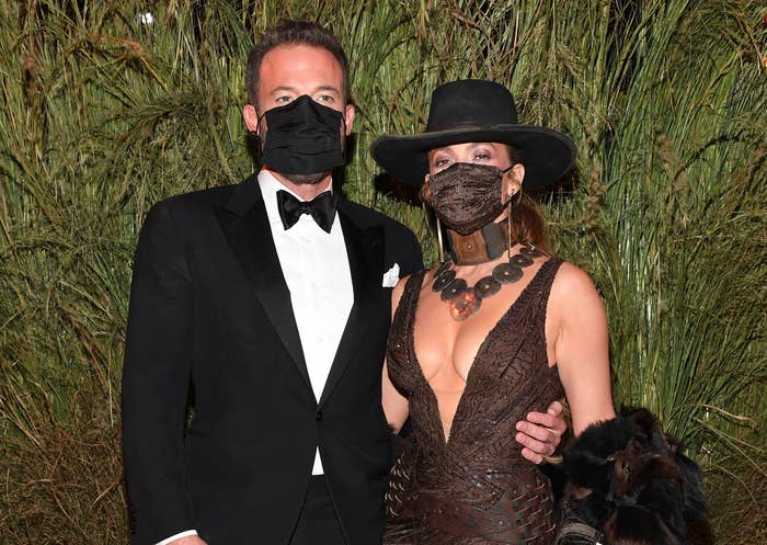 Ben and Jennifer wear masks and elegant clothing while attending the Met Gala