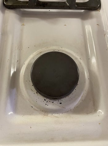 same burner completely cleaned after using the Pink Stuff