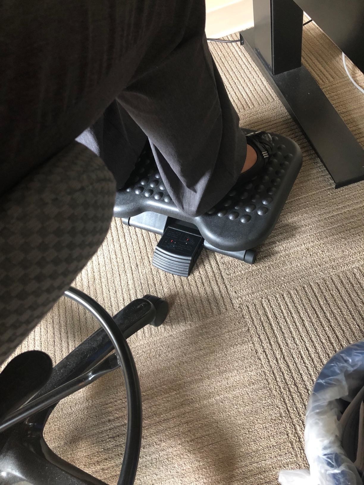 Portable Adjustable Mini Office Foot Rest Stand Desk Foot Hammock Under  Desk Hammock (Black) 