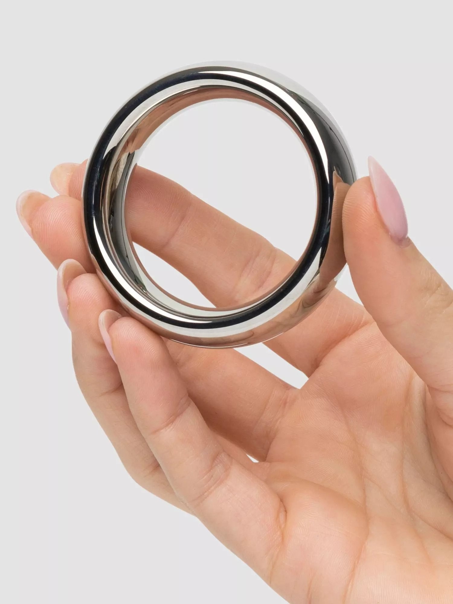 Model holding stainless steel cock ring