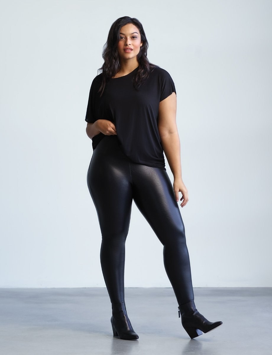 Sweater weather  Black leather leggings outfit, Liquid leggings outfit,  Plus size leather pants