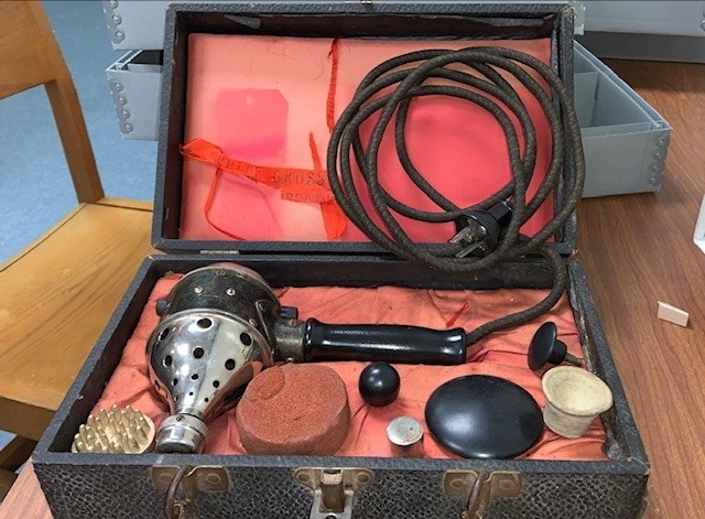 An electric vibrator from the 1900s