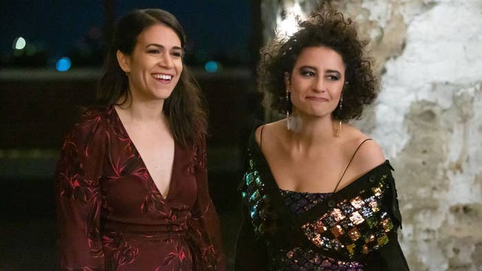 Abbi Jacobson and Ilana Glazer smiling