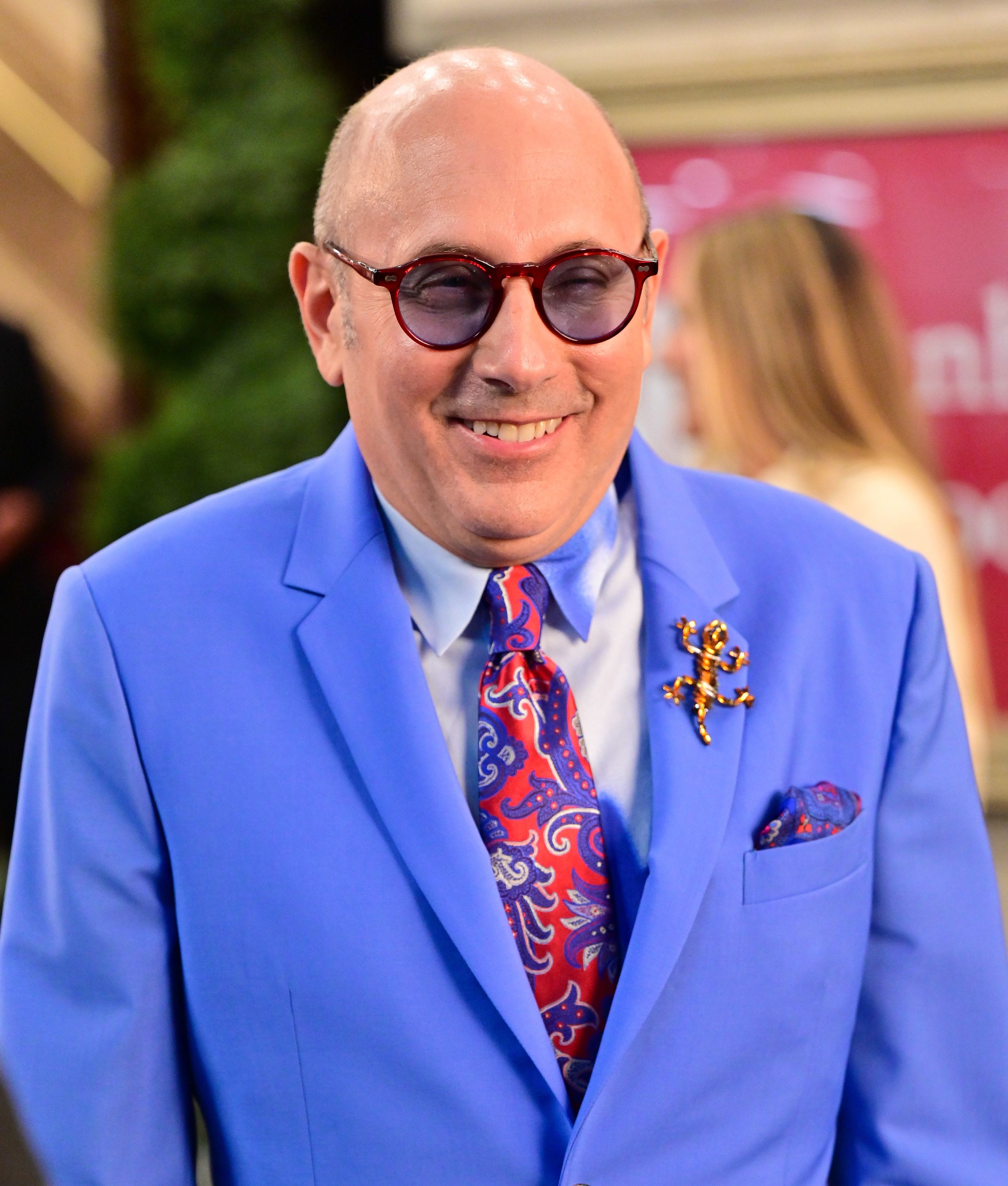 Willie Garson in a periwinkle suit on the set of the Sex and the City reboot