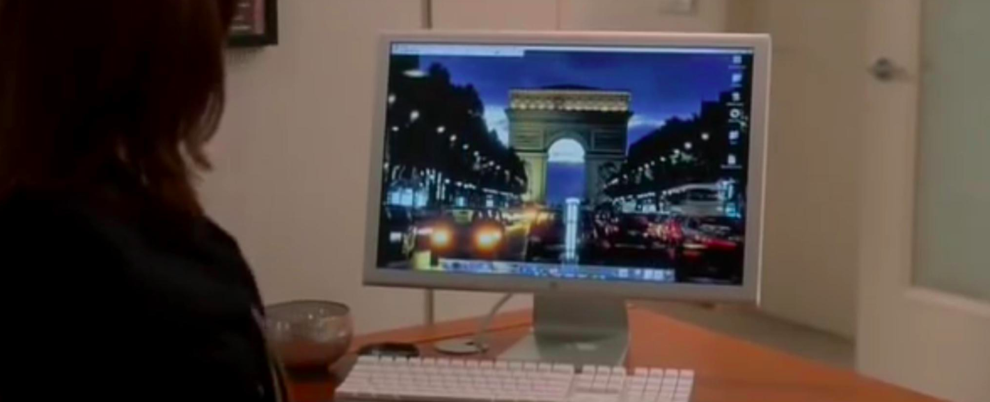 The Arc de Triomphe on Emily's desktop wallpaper