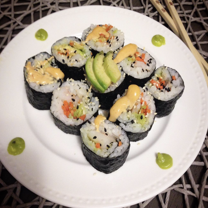 a plate of sushi 