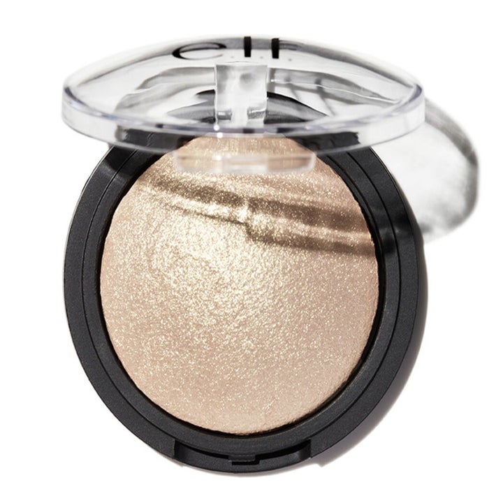 A compact of highlighter 