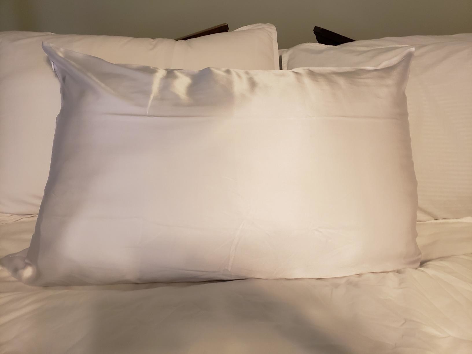reviewer photo of white silk pillowcase