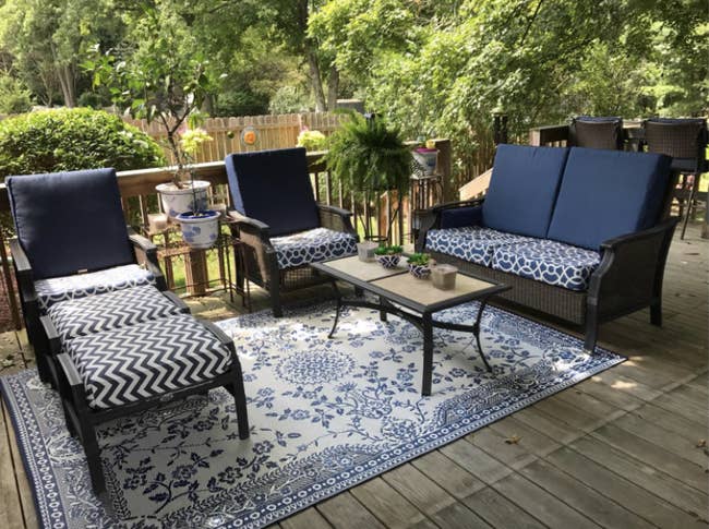 outdoor rug pulling patio furniture together