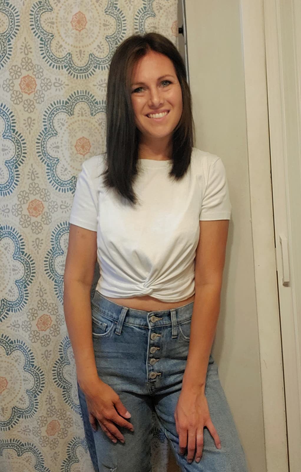 23 Best White Crop Tops That Midriffs Approve Of 2022