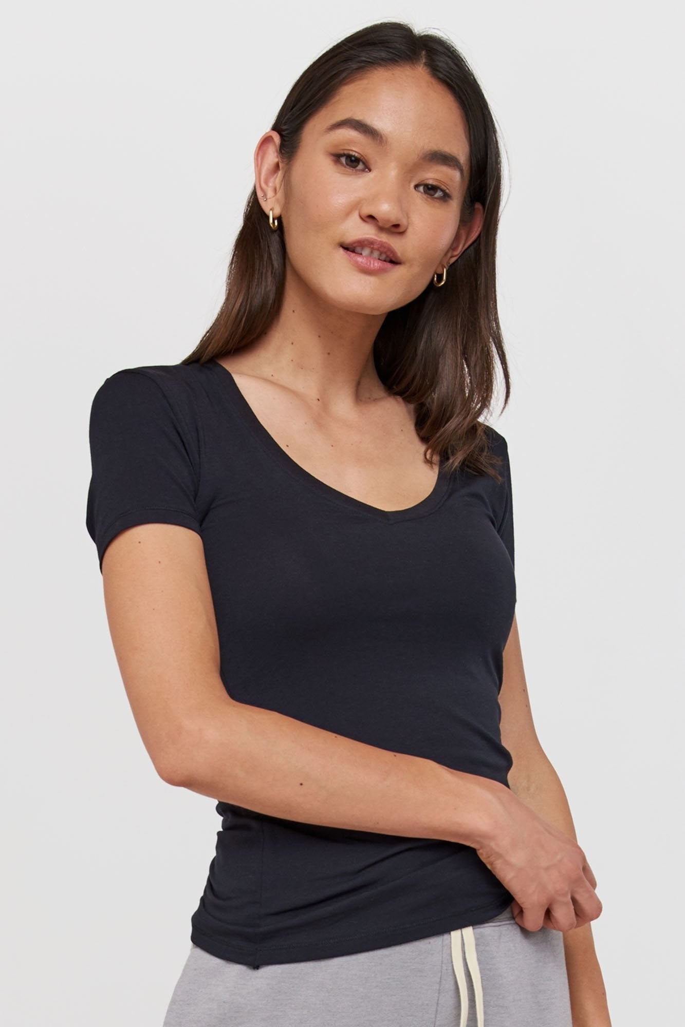 scoop neck basic tee