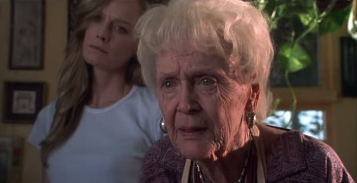 Elderly Rose and her granddaughter in &quot;Titanic&quot;