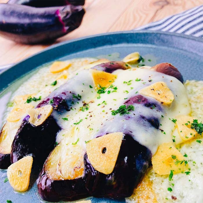 レンジでチンするだけ とろ りジューシー なすのガーリックチーズ