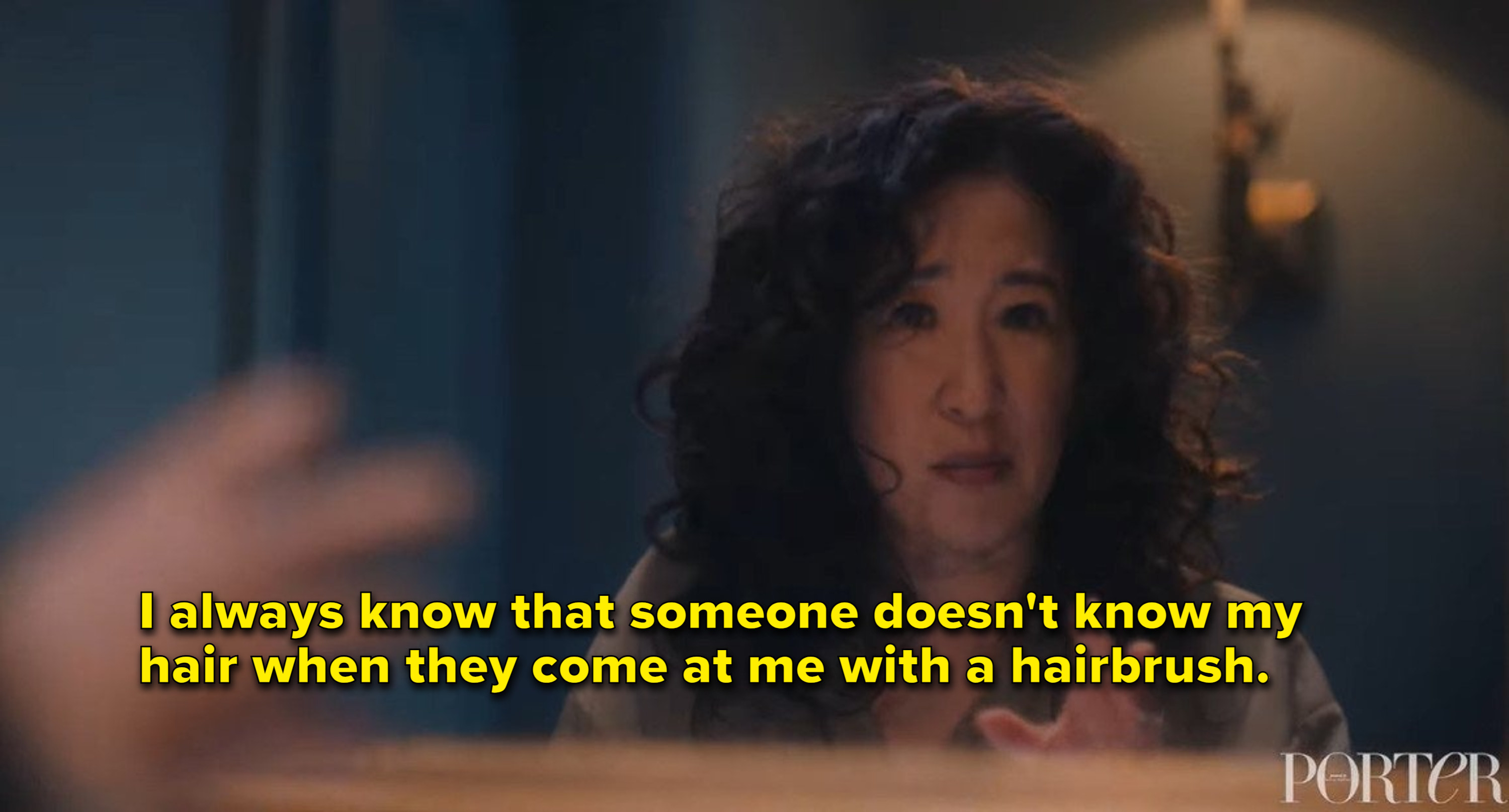 Sandra Oh: &quot;I always know that someone doesn&#x27;t know my hair when they come at me with a hairbrush&quot;
