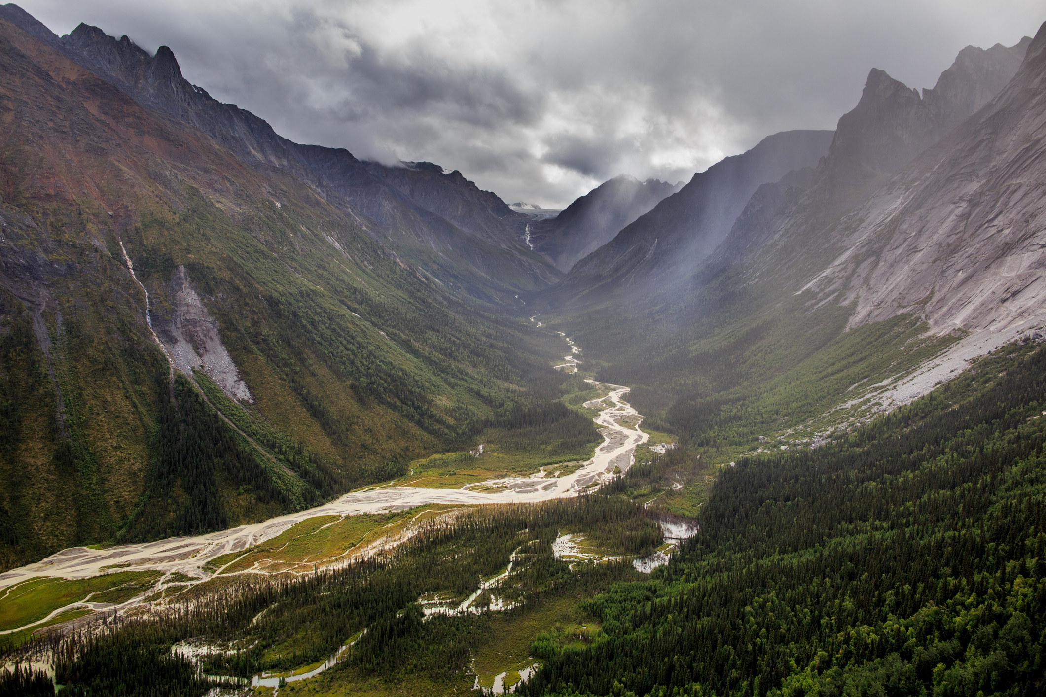 the valley and river in the nahanni national park