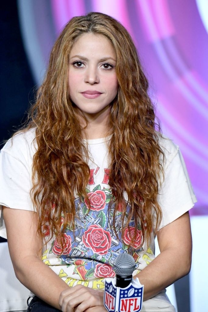 Shakira wearing a Guns n&#x27; Roses t-shirt at a pre-performance interview for the Superbowl