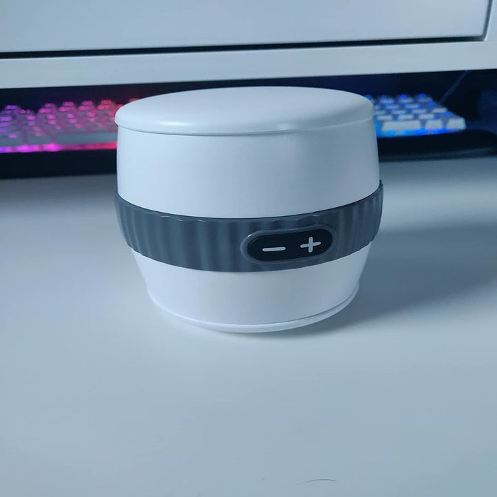 Stroker in white case with lid